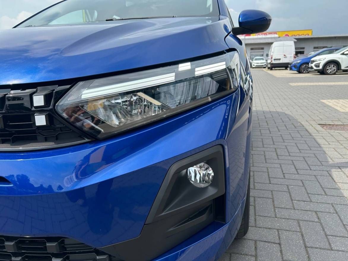 Fahrzeugabbildung Dacia Sandero Expression TCe 100