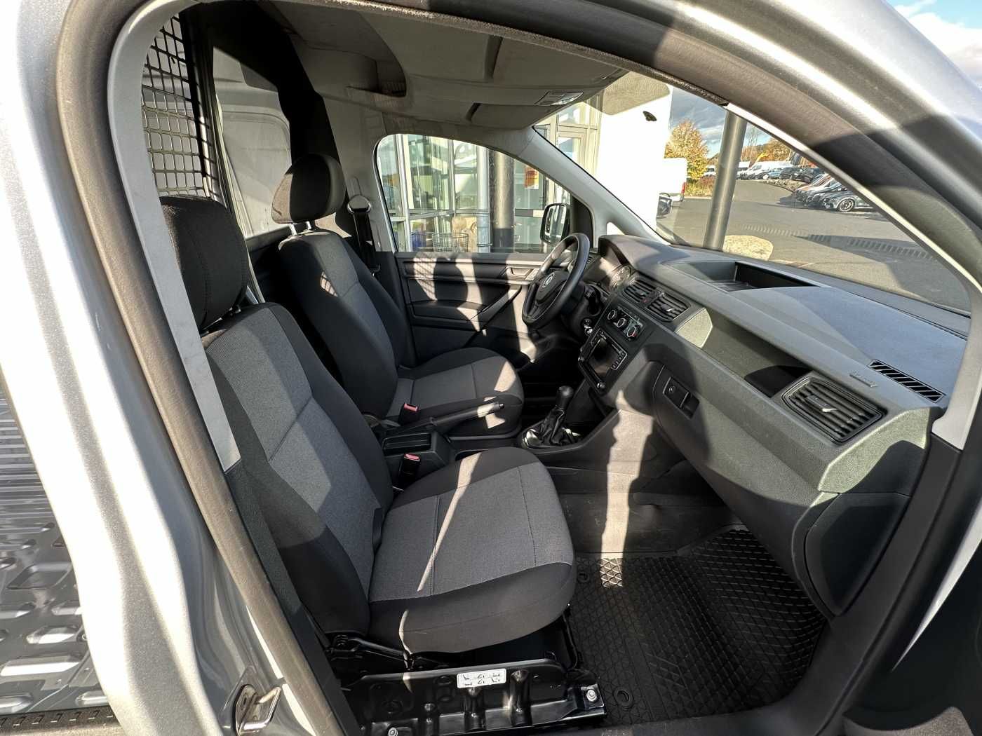 Fahrzeugabbildung Volkswagen Caddy 1.6 TDI Klima Navi 8Räder Trennwand klappb
