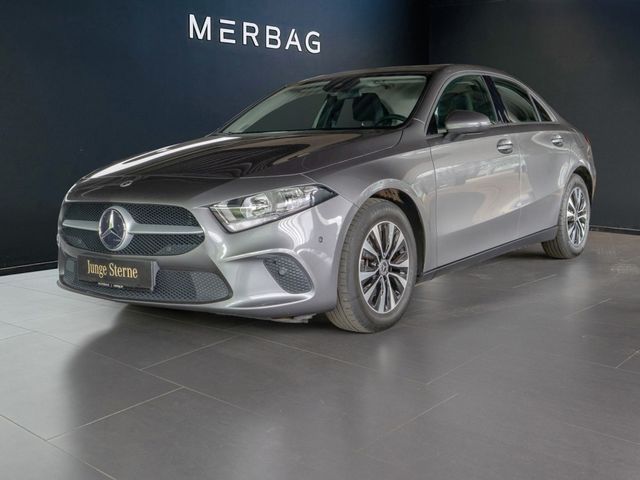 MERCEDES-BENZ A 180 *LIM Style Navi AHK Kamera Sitzh DAB MBUX