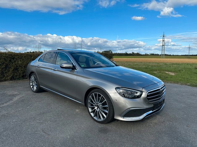 Mercedes-Benz E 220d 4M Designo Burmester Exclusive Distronic