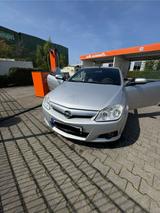 Opel Tigra Twintop Cabrio - Opel Corsa mit Benzin-Antrieb: Cabrio