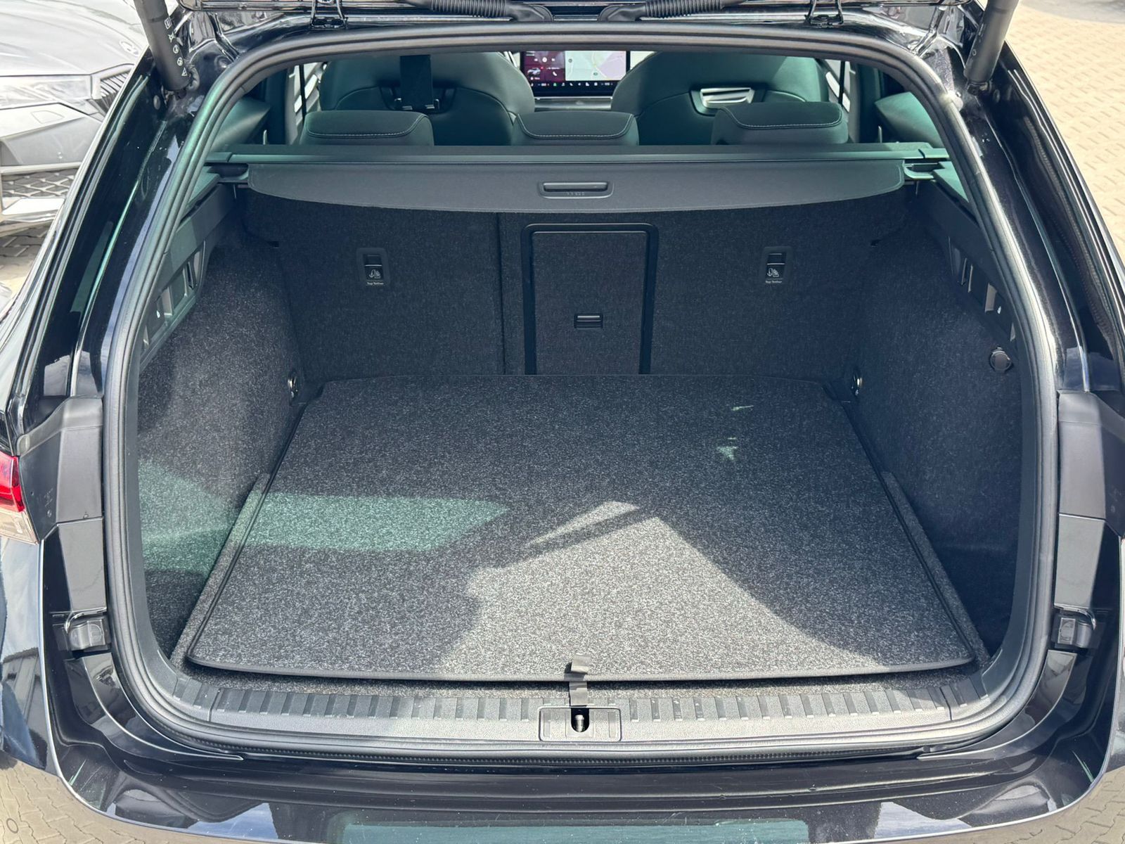 Fahrzeugabbildung SKODA Octavia 2.0 DSG Sportline MATRIX*PANO*CANT.*5J.G