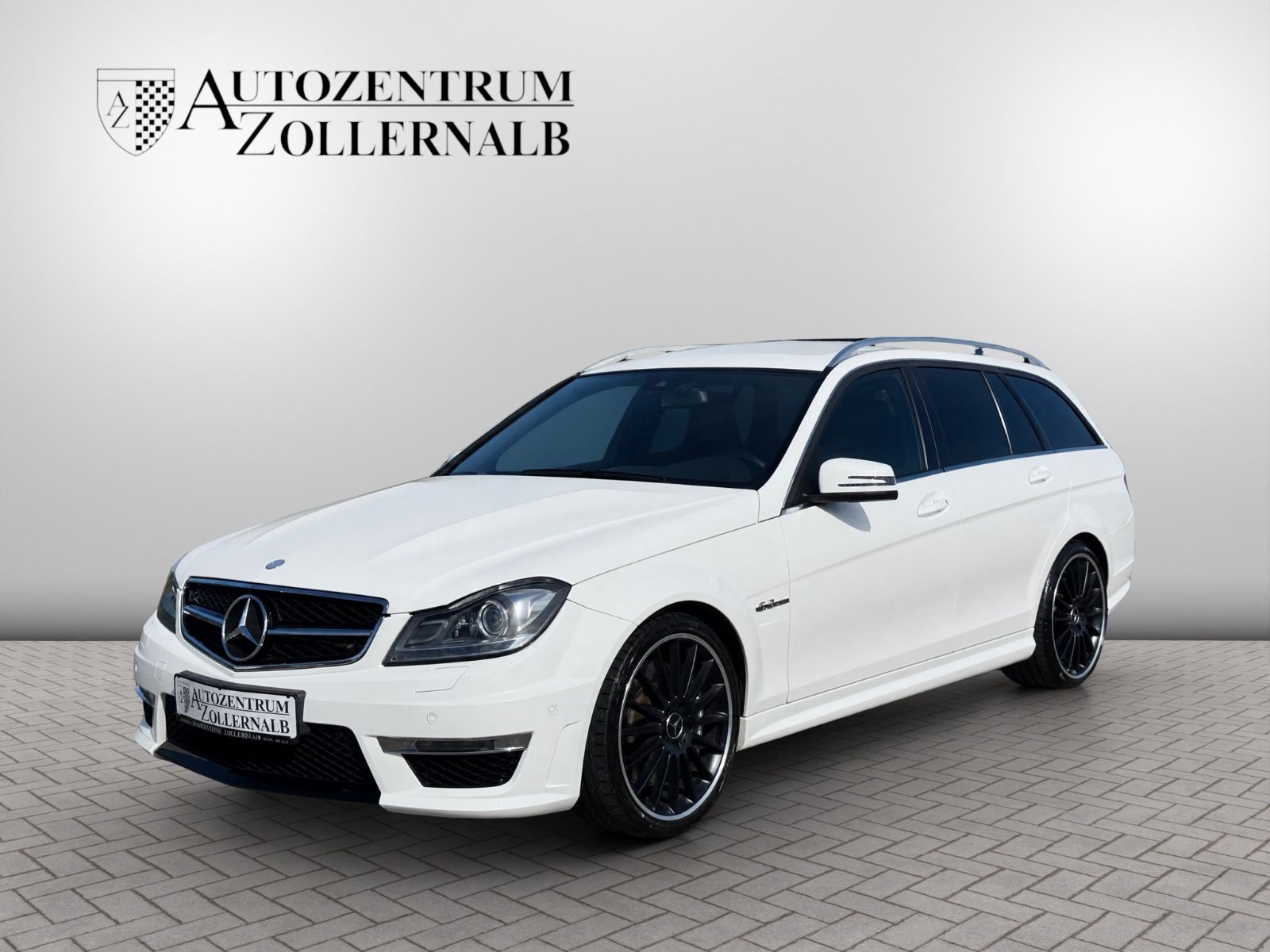 Mercedes C63 AMG Break 6.2 V8 457 ch • Speedshift MCT • Toit ouvrant • GPS • Bi-Xénon • 19"