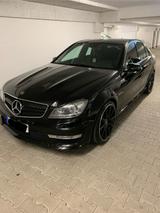 Mercedes-Benz Mercedes Benz C63 AMG W204 Limousine - Mercedes-Benz C 63 AMG in Stuttgart