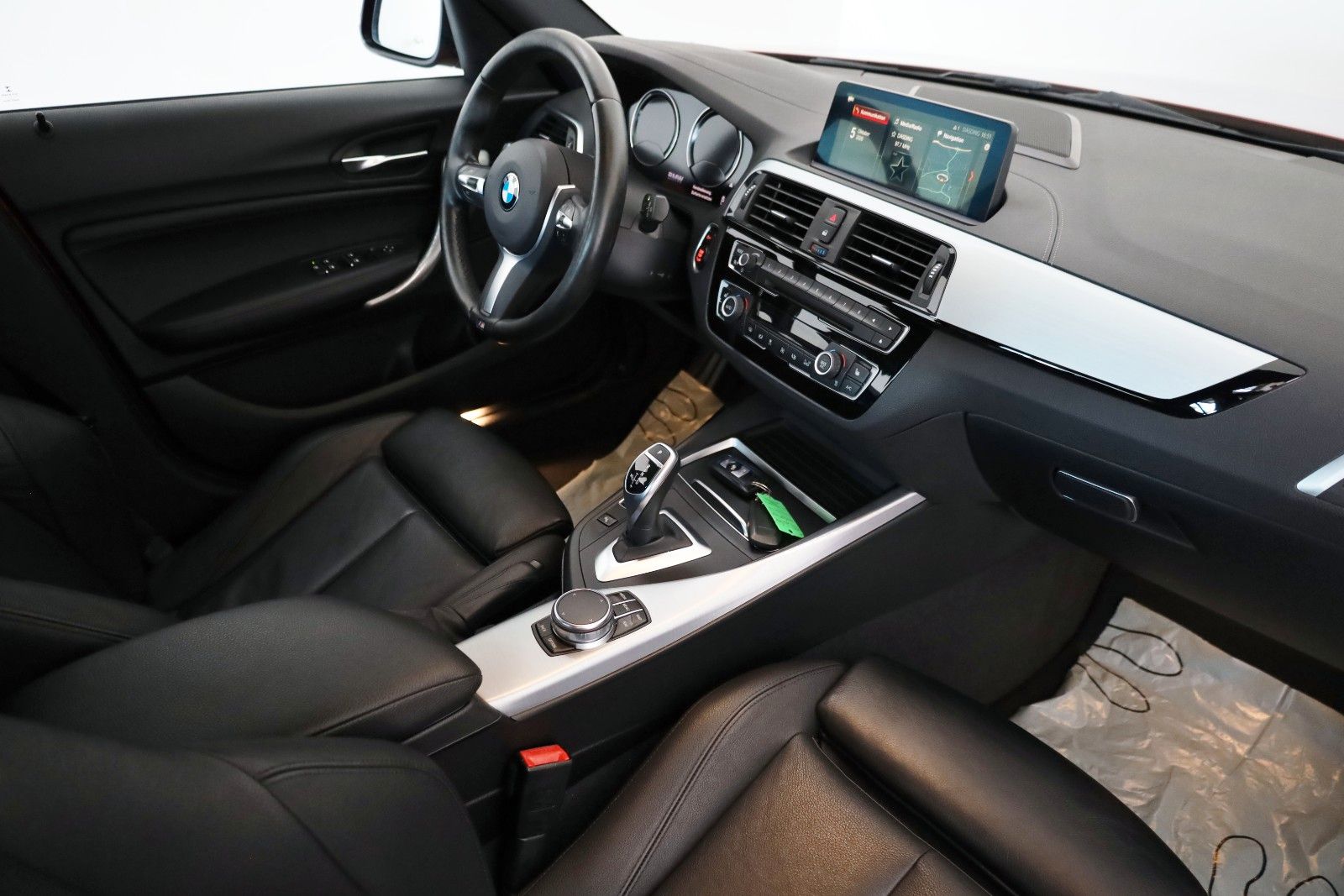 Fahrzeugabbildung BMW 125i M Sport 5T Leder,Navi,LED,SH,Park Assistent