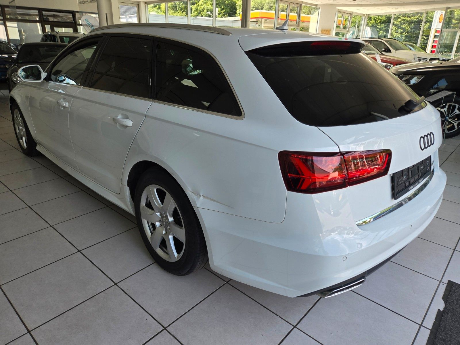 Fahrzeugabbildung Audi A6 Avant 2.0 TDI quattro