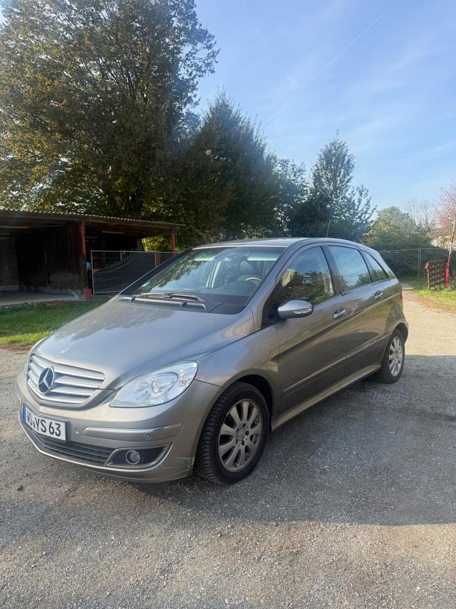 Mercedes-Benz B170 2005 — вигляд ззаду