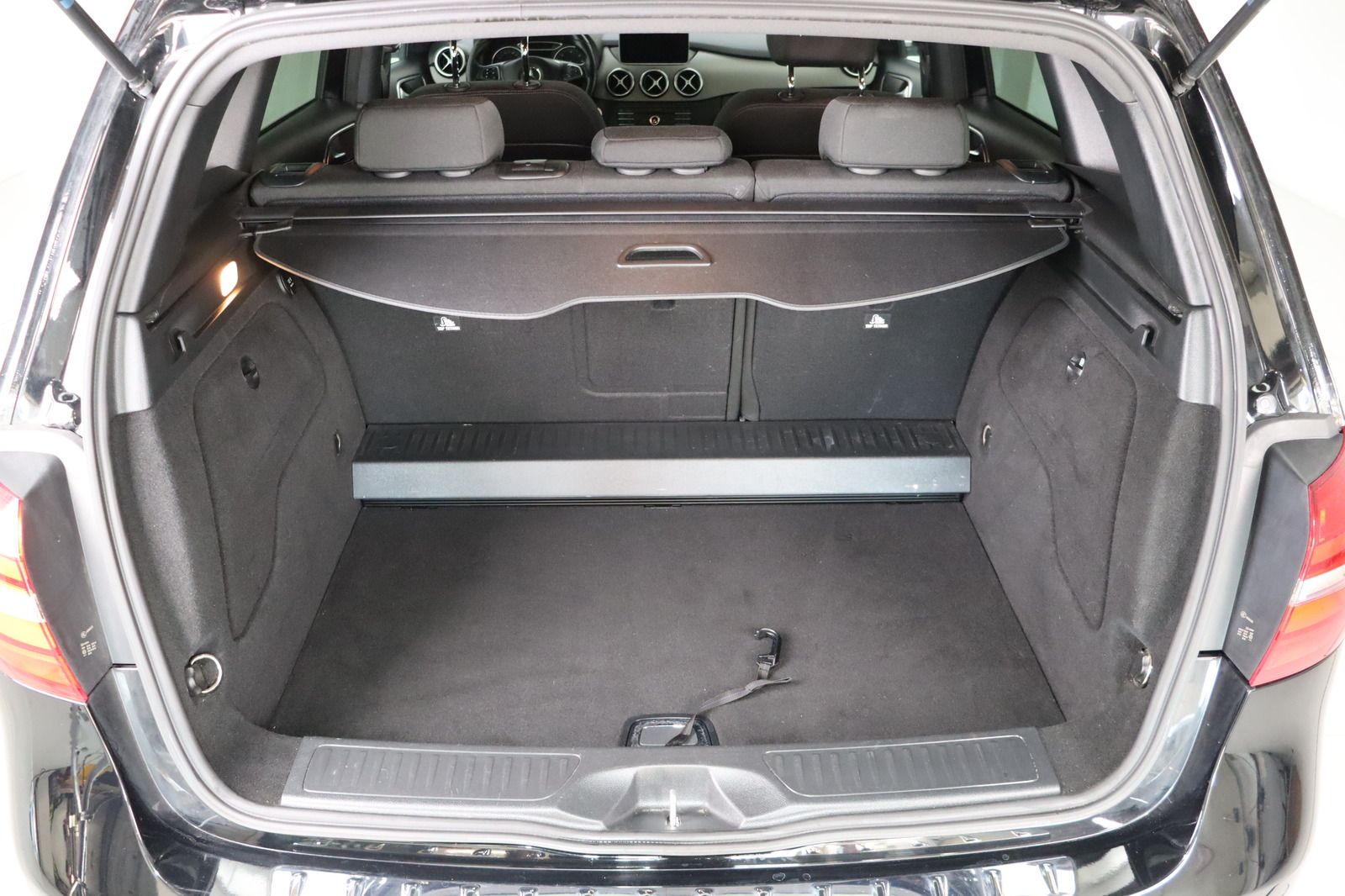 Fahrzeugabbildung Mercedes-Benz B 180 d * LED * Parkassist. * Keyless