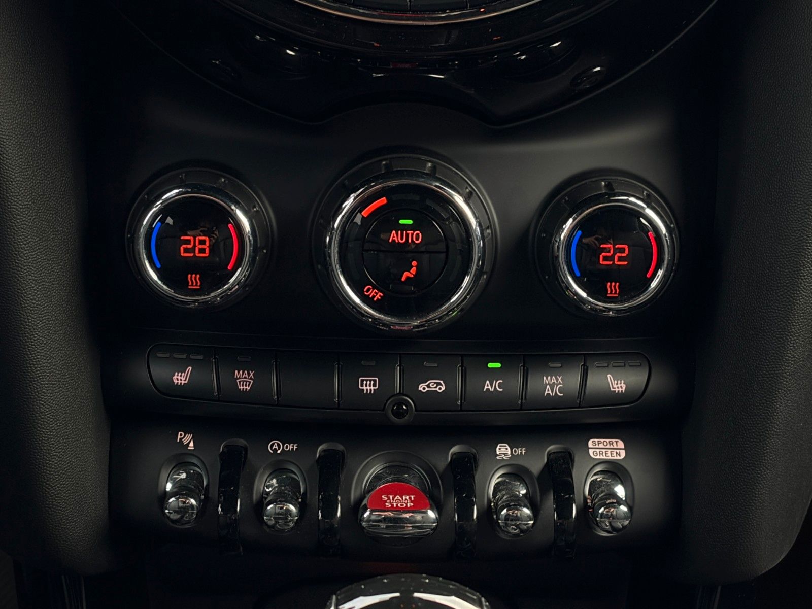 Fahrzeugabbildung MINI Cooper F56 Autom Chili Leder CarPlay Tempo. PDC