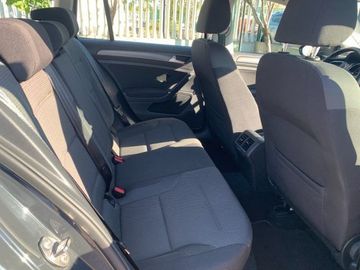 Volkswagen Golf - 12
