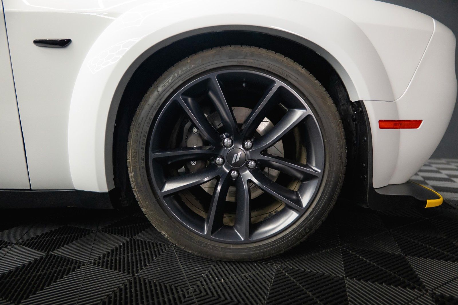 Fahrzeugabbildung Dodge Challenger 5.7 V8 R/T SRT WIDE BODY *LED*19%*