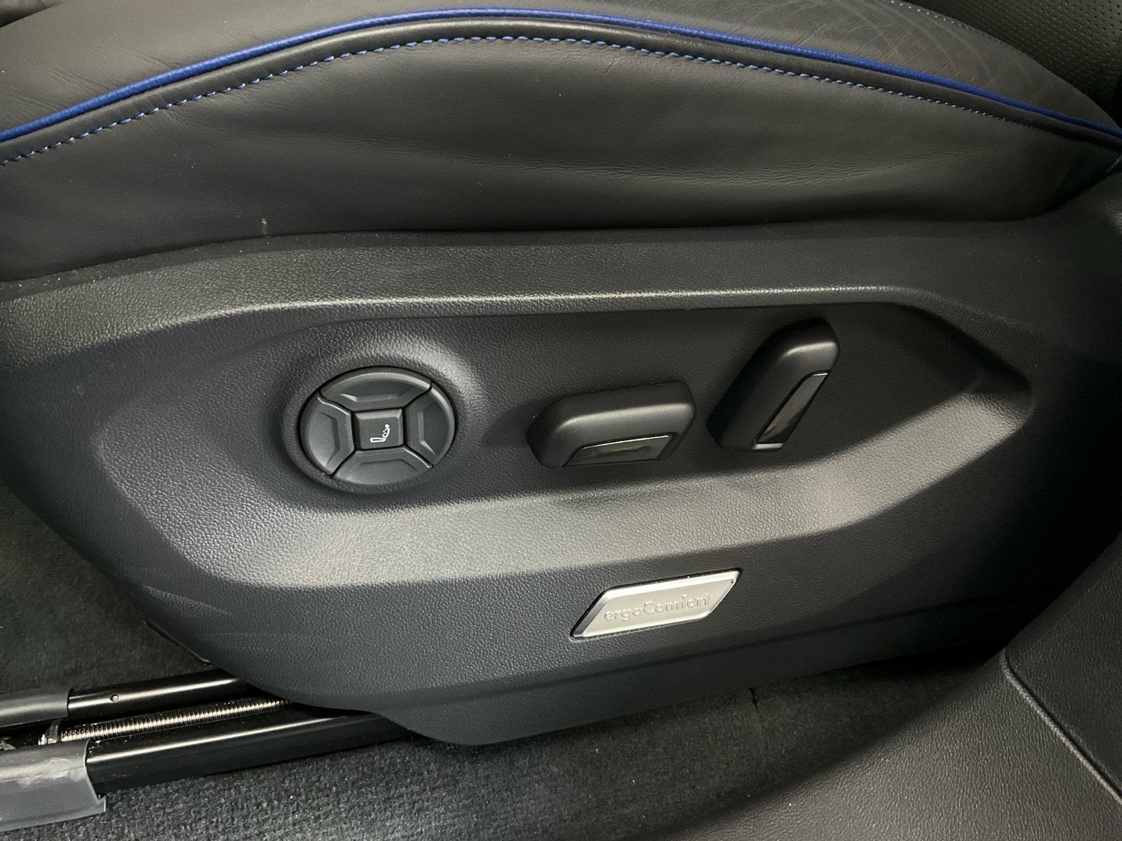 Volkswagen Touareg - Bild 19
