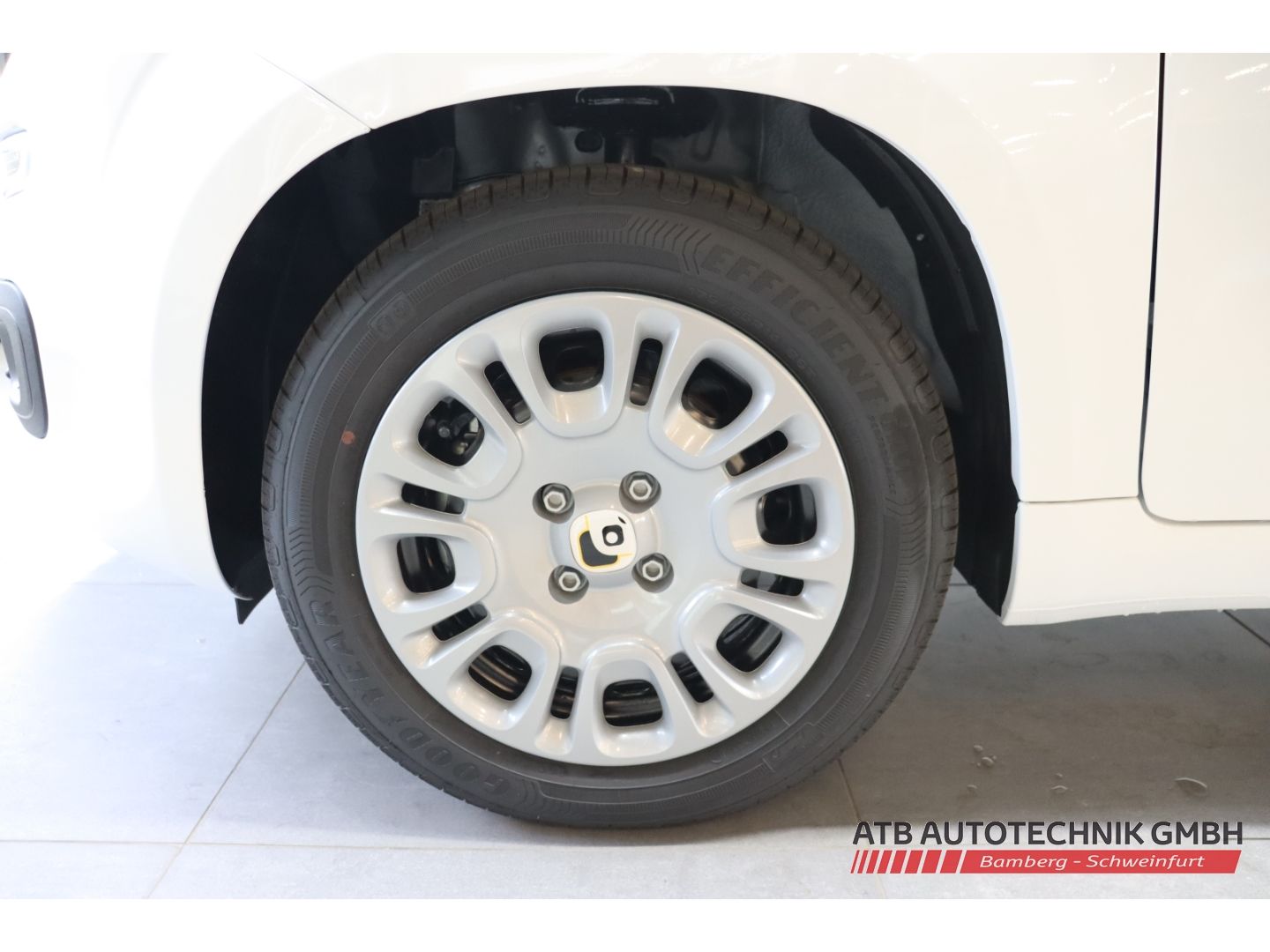 Fahrzeugabbildung Fiat Pandina ICON Hybrid 1.0 GSE DAB Spurhalteass.