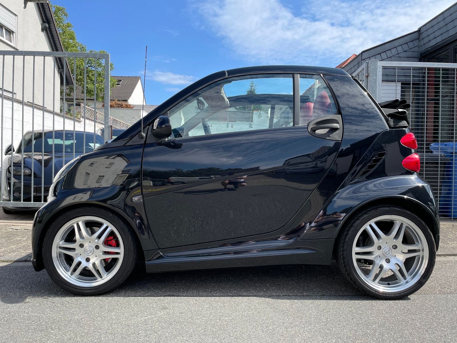 Fahrzeugabbildung Smart fortwo cabrio Brabus |Alu|Klima|Automatik|Navi