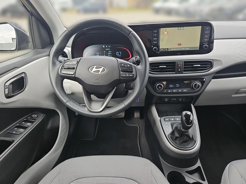 Fahrzeugabbildung Hyundai i10 1.2 Benzin A/T Prime LM KlimaA Navi PDC AUT