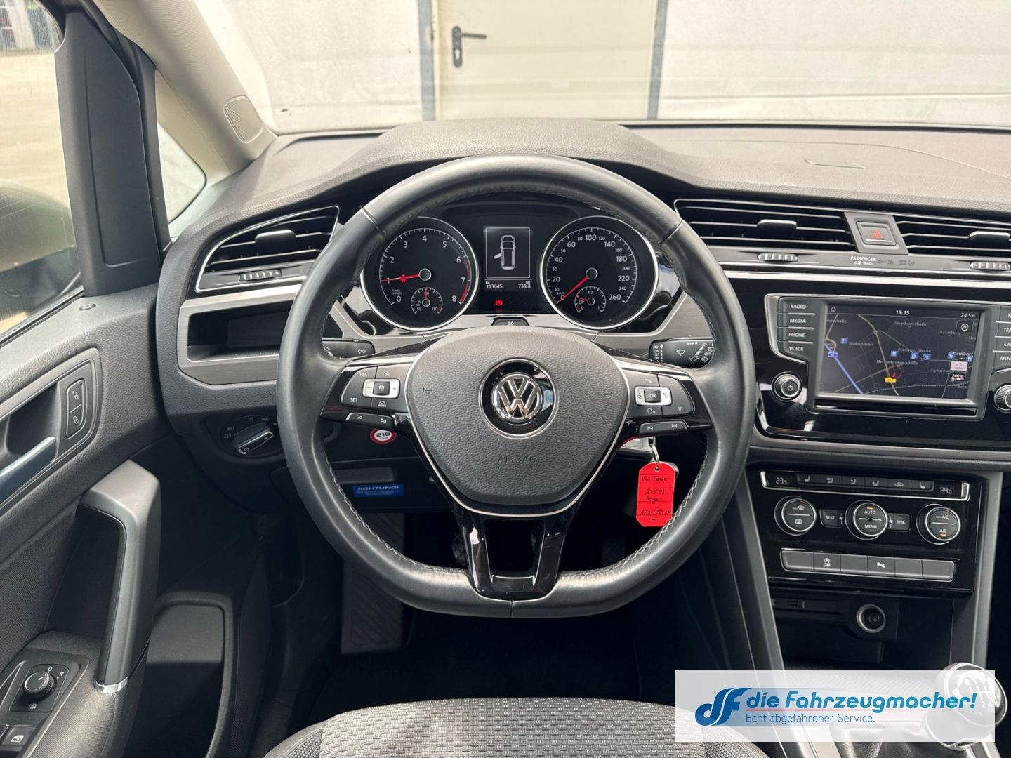 Fahrzeugabbildung Volkswagen Touran Comfortline BMT Start-Stopp AHK-klappbar
