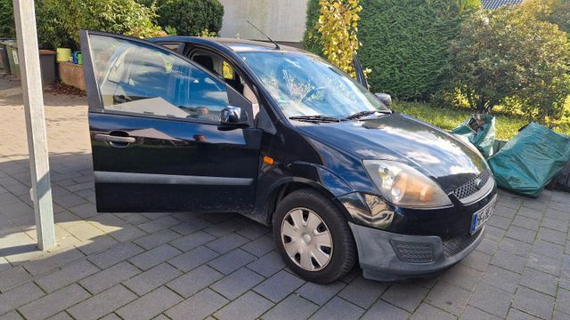 Ford Fiesta MK5 5 Türer EZ 2006 1.3l 69 PS...