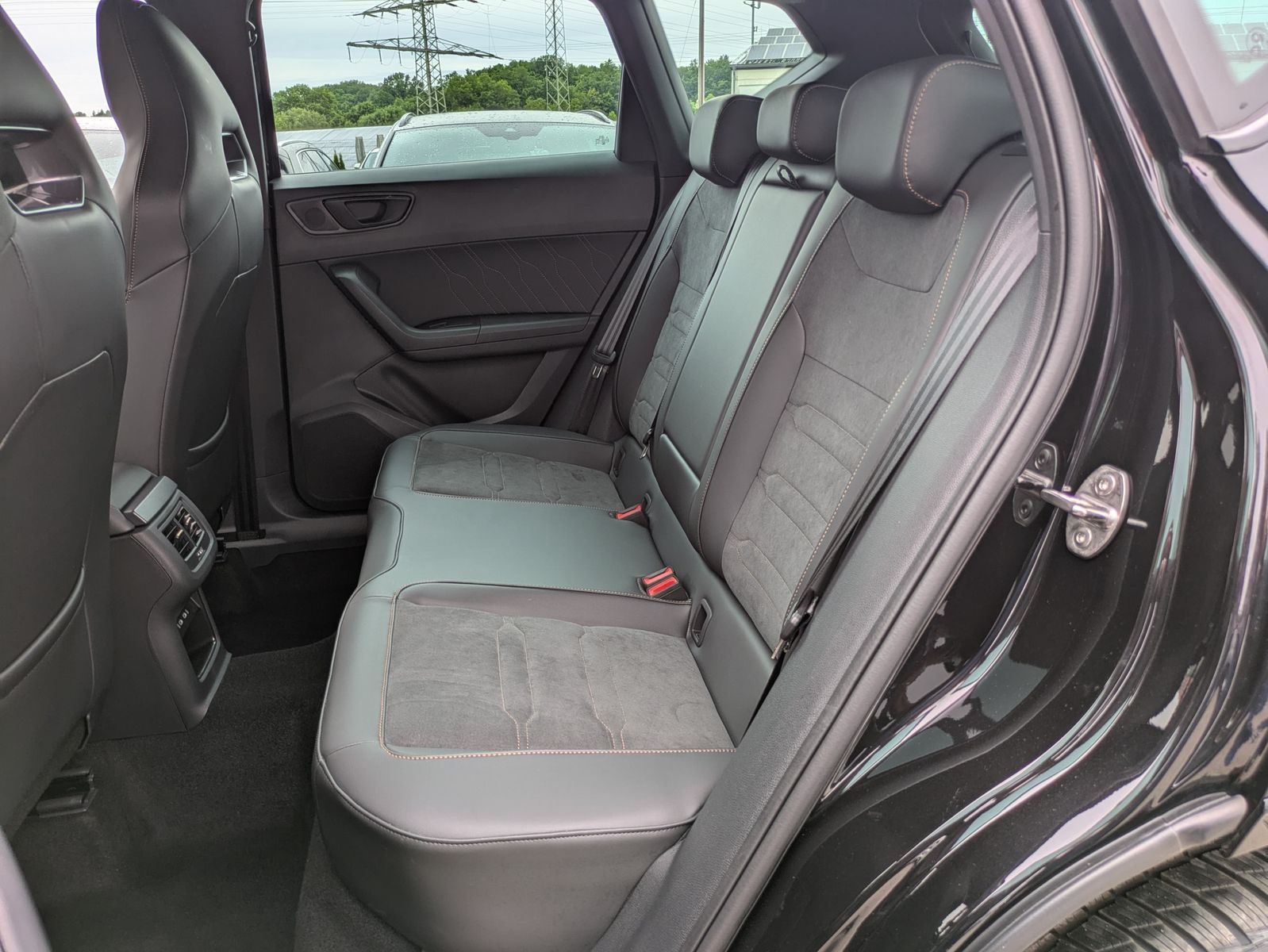 Fahrzeugabbildung CUPRA Ateca 1.5 TSI DSG AHK*LED*ACC*APP*KAMERA*19"