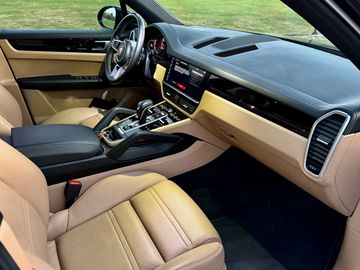Porsche Cayenne - 11