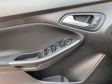Ford Focus - 10