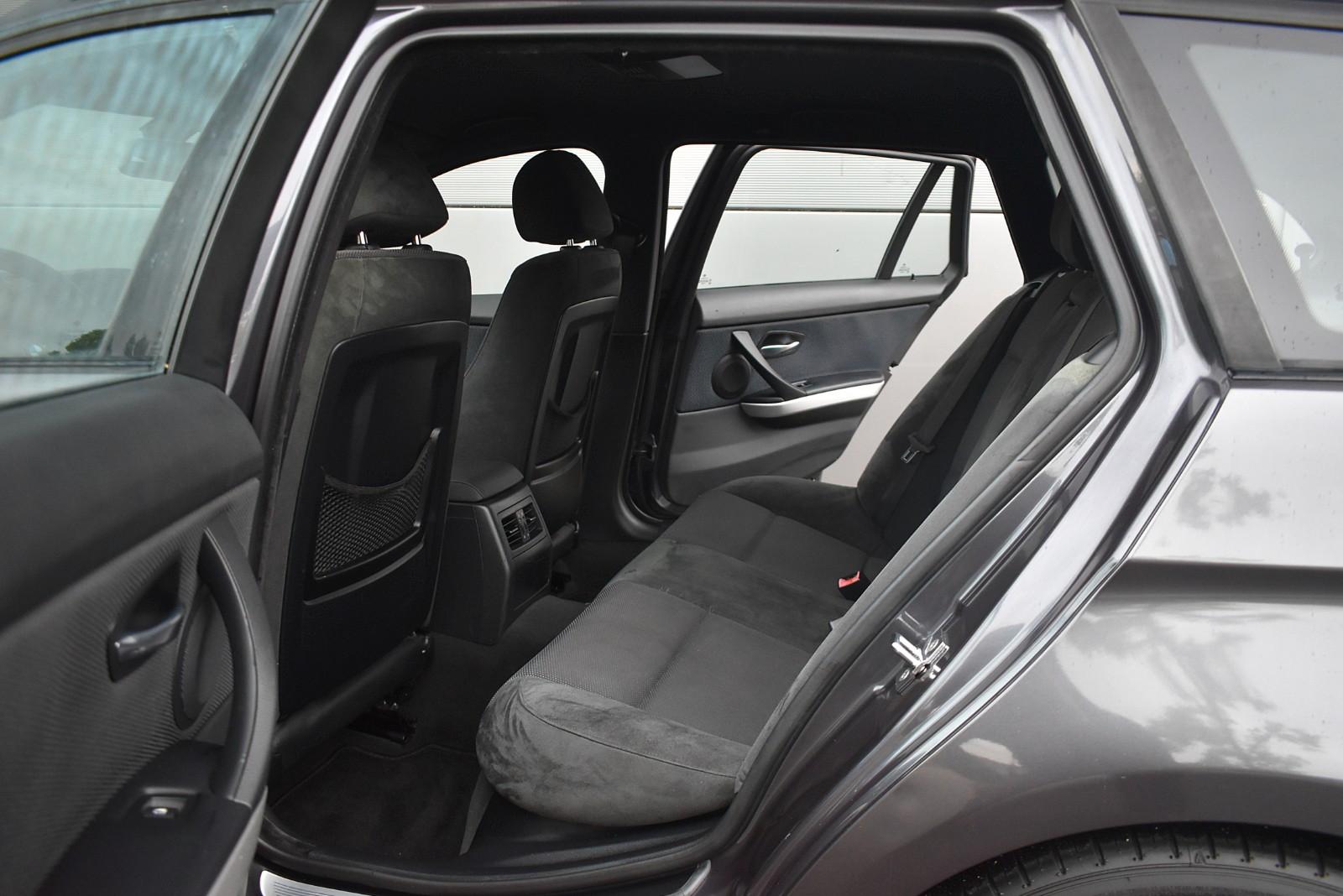 BMW 320i TOURING 150CH M SPORT