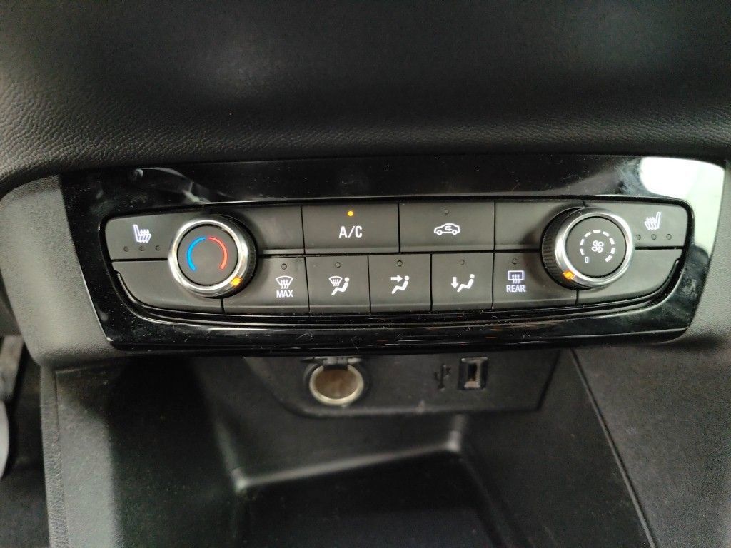 Fahrzeugabbildung Opel Corsa F Elegance 1.2T LED/NAVI/SHZ/PDC/VIRTUAL