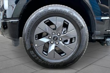 Ford 3xF150 Lightning Lariat  gr. Batterie im Vorlauf