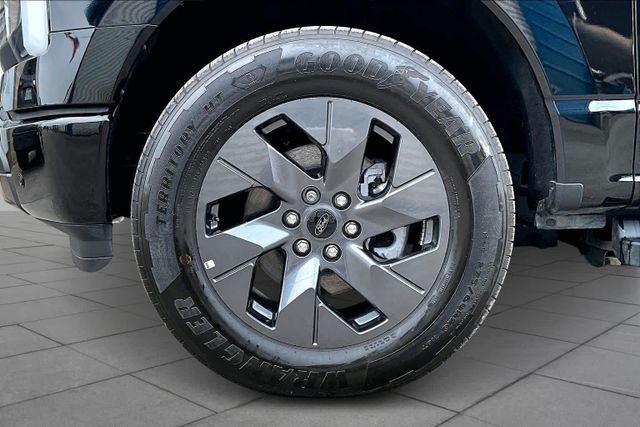 Ford 3xF150 Lightning Lariat  gr. Batterie im Vorlauf