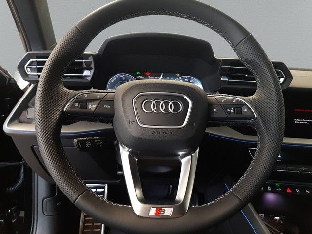 Fahrzeugabbildung Audi A3 Sportback S line 45TFSIe AHK Navi Kamera