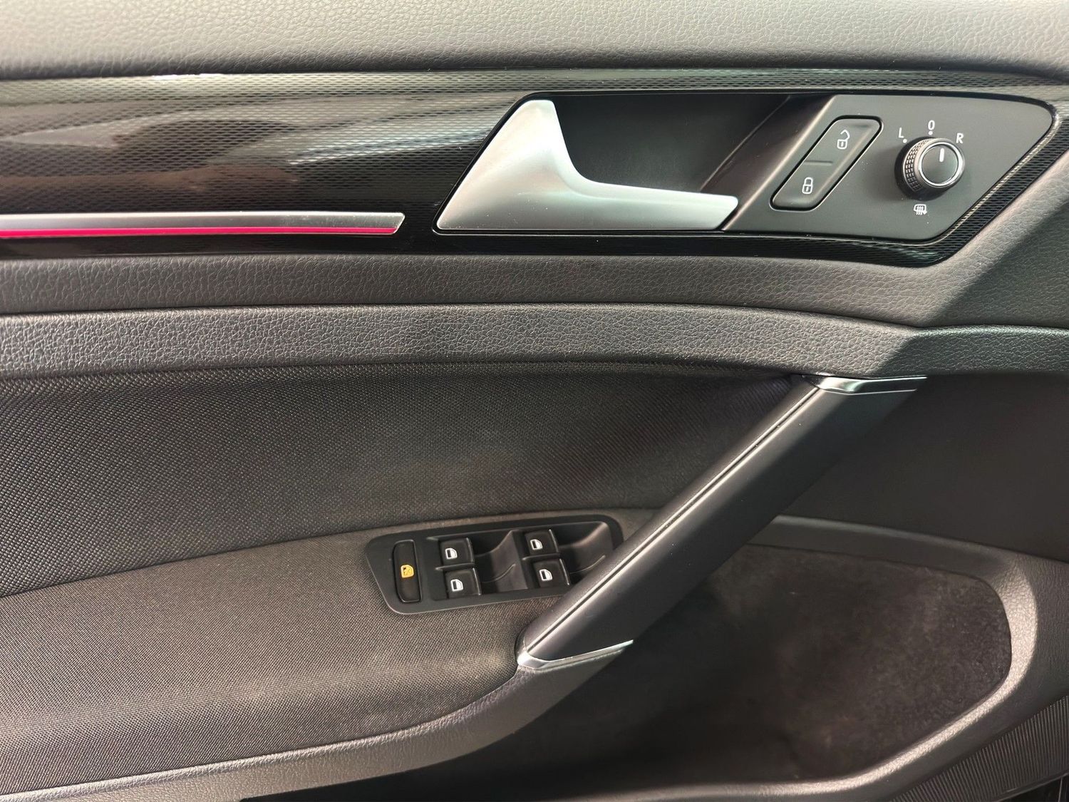 Volkswagen Golf GTI BMT Automatik Navi PDC Bi-Xenon SHZ foto 20