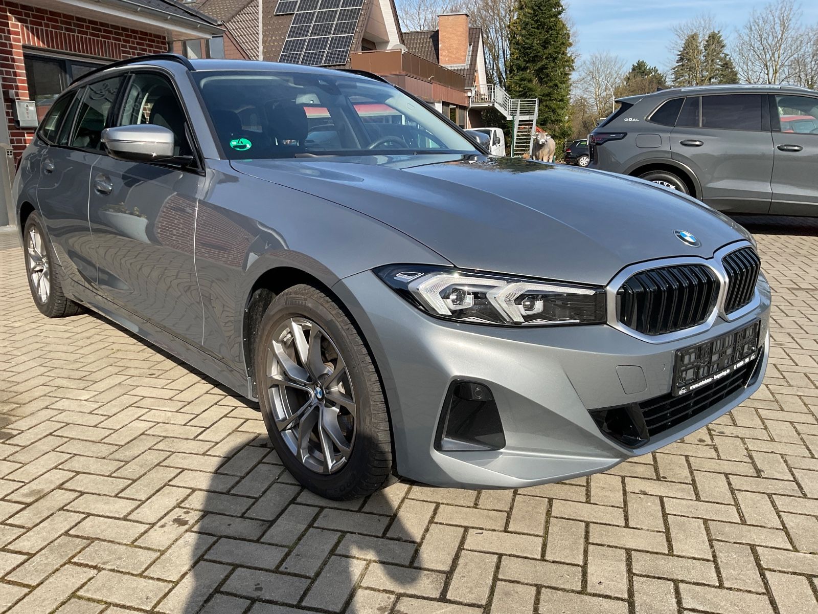 Fahrzeugabbildung BMW 320d xDrive,Touring,Carplay,Sitzheizung,Isofix,