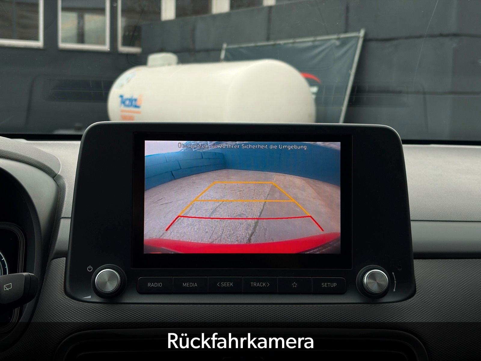 Fahrzeugabbildung Hyundai KONA E Select CarPlay Kamera SHZ LHZ DAB+