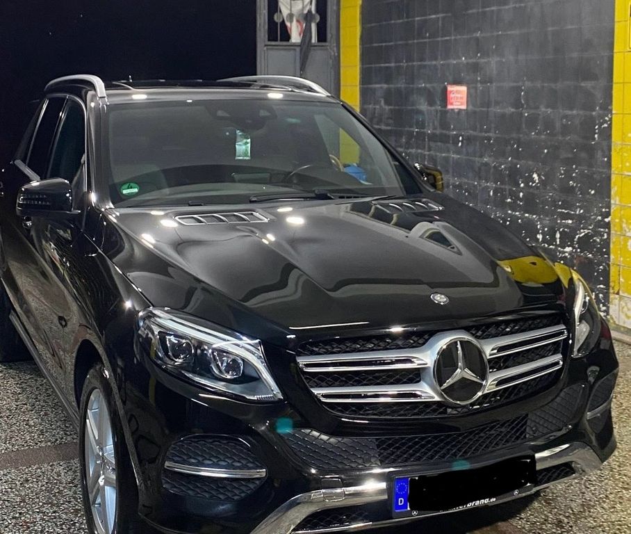 Image of Mercedes-Benz GLE 350
