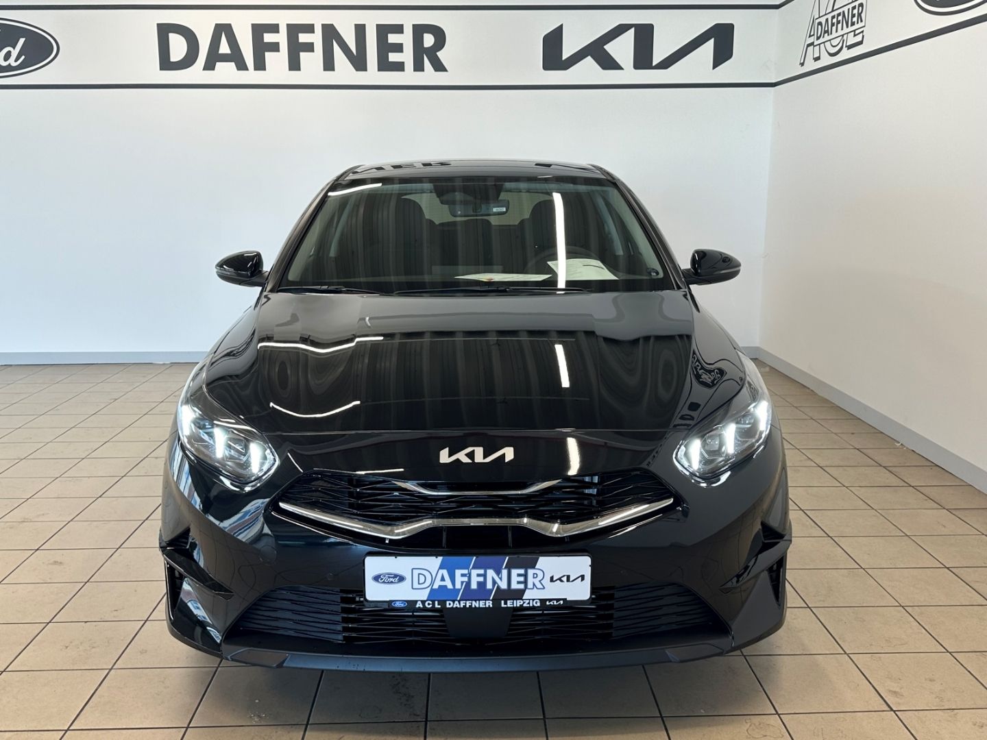 Fahrzeugabbildung Kia Ceed Ultimate Edition  1.5 T-GDI