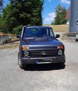 Lada Urban 4X4 Niva 5-Sitzer mit Dachgepäckträger - Lada Urban: 4.4