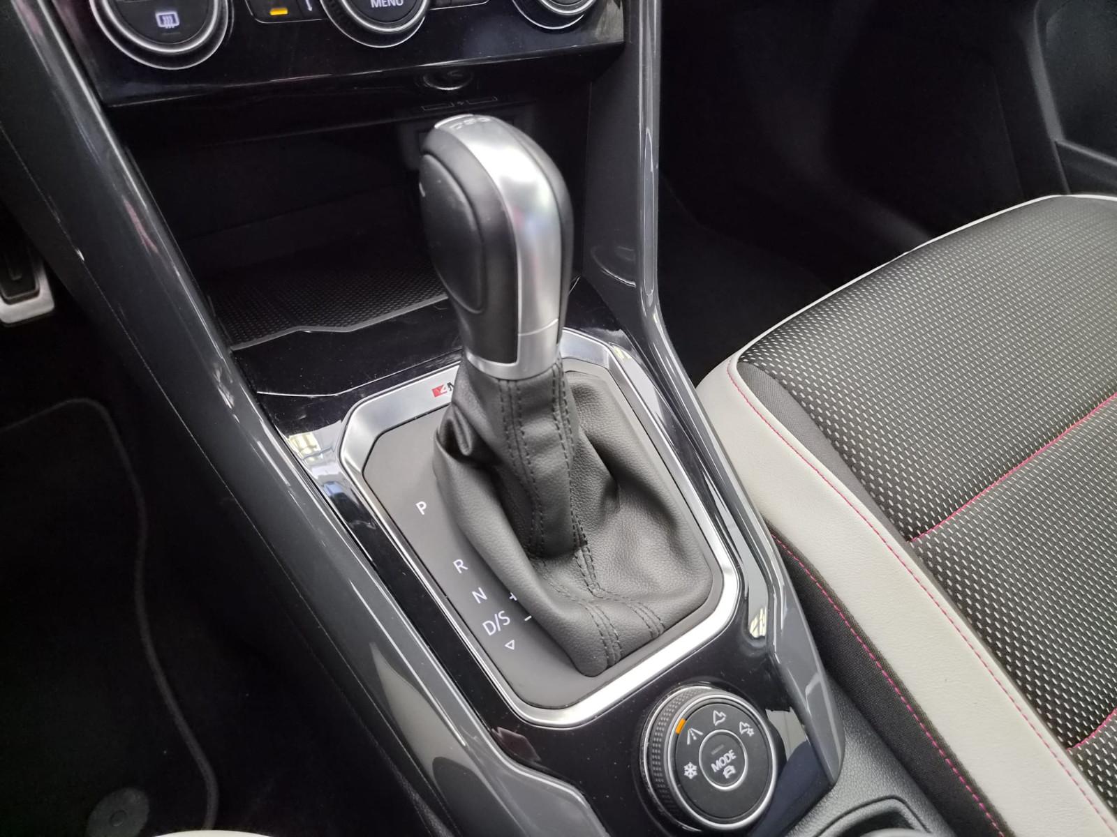 Volkswagen T-Roc Sport 4Motion / LED / SCHECKHEFT/Navi