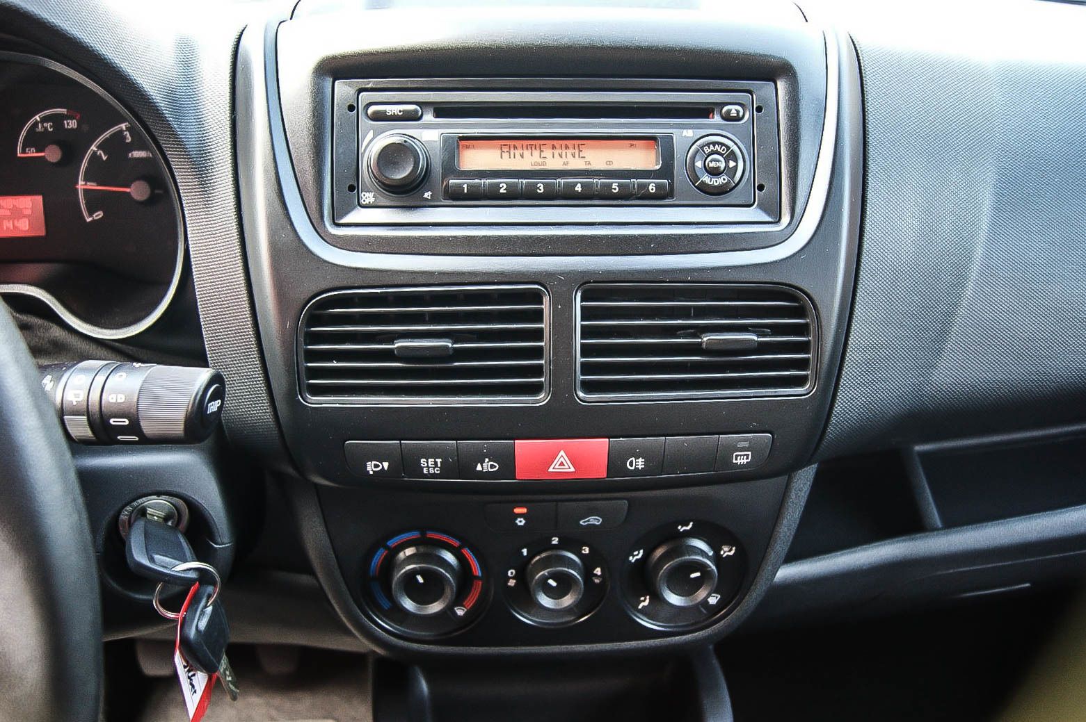 Fahrzeugabbildung Opel Combo D Selection L1H1 5-SITZE SCHIEBETÜREN 1.HD