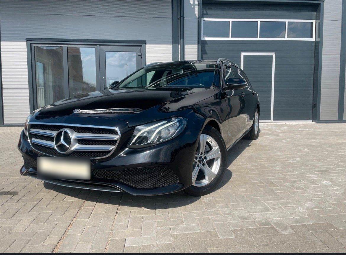 Mercedes-Benz E 220