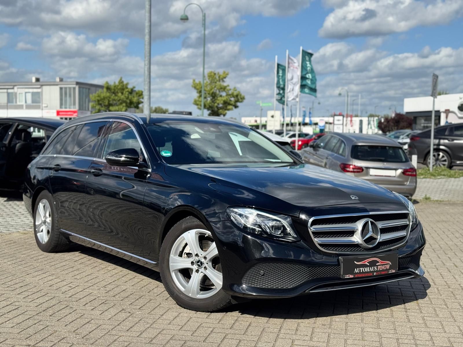 MERCEDES-BENZ E 220d T 9G-TRONIC"AVANTGARDE"AHK*AMBIENTE*Totwi