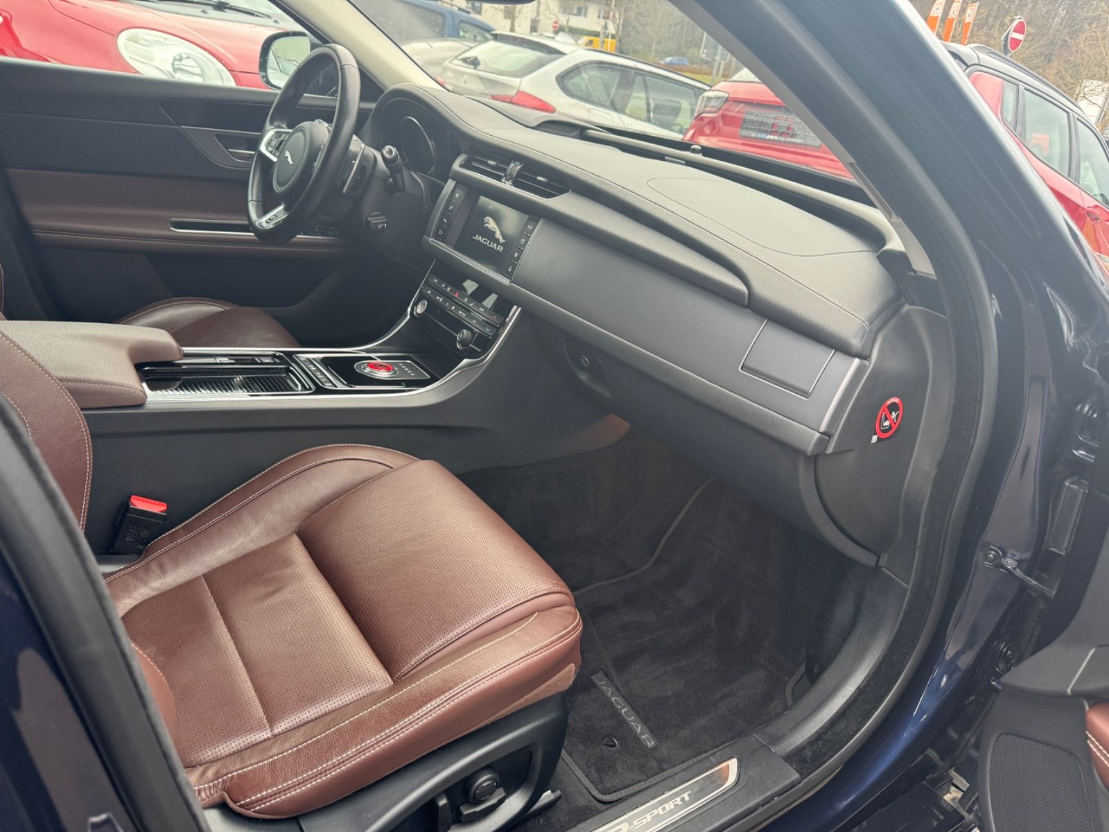 Fahrzeugabbildung Jaguar XF Sportbrake R-Sport AWD Leder+Navi+HUD+LED