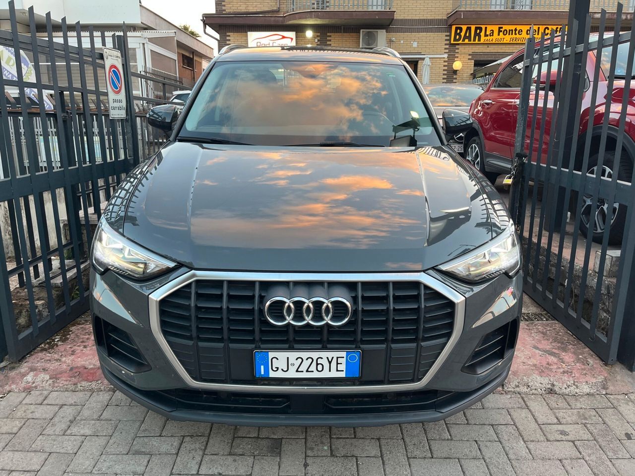Audi Q3 35 TDI S tronic Business imagem 3