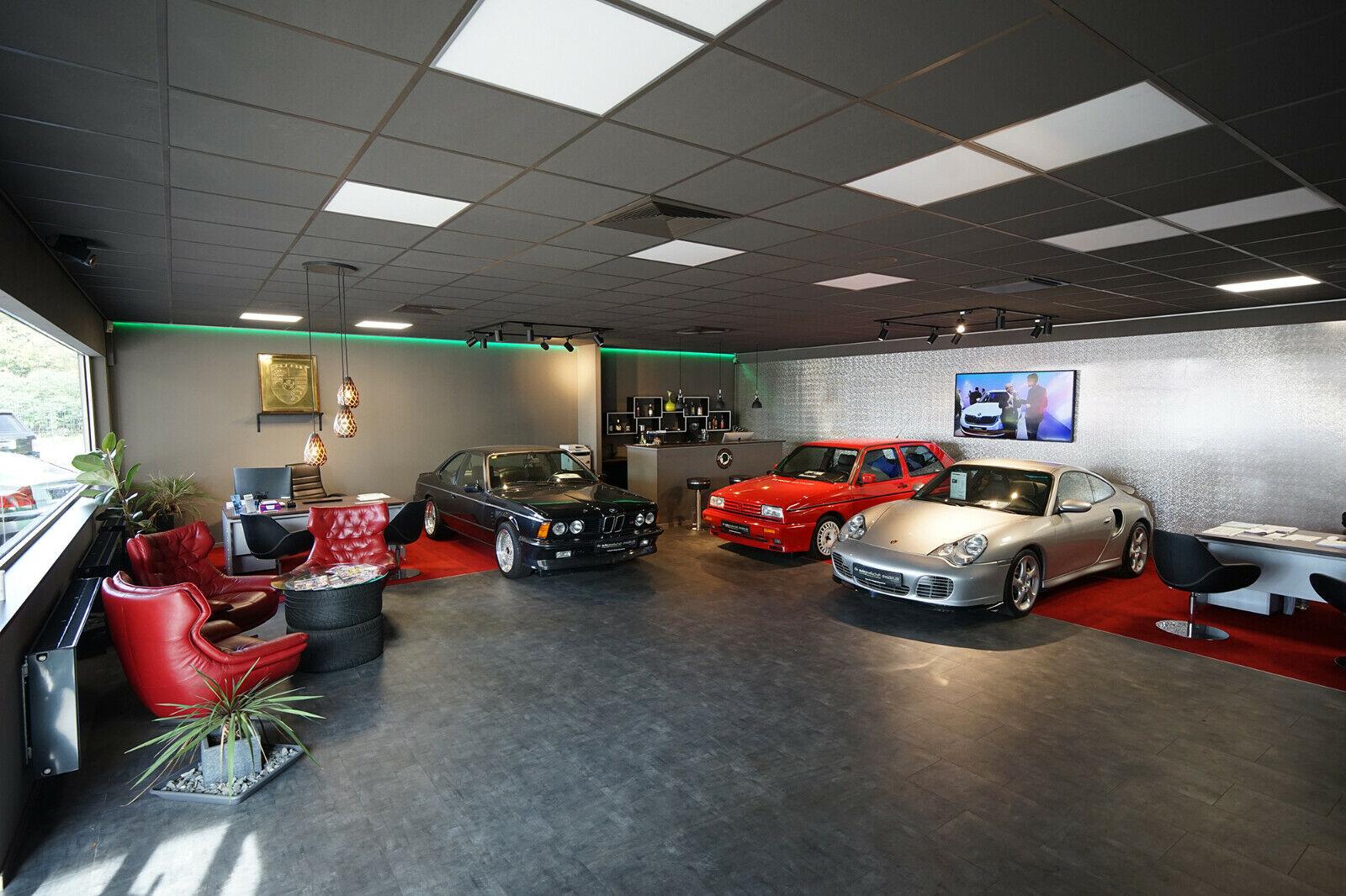 showroom-image-bottom