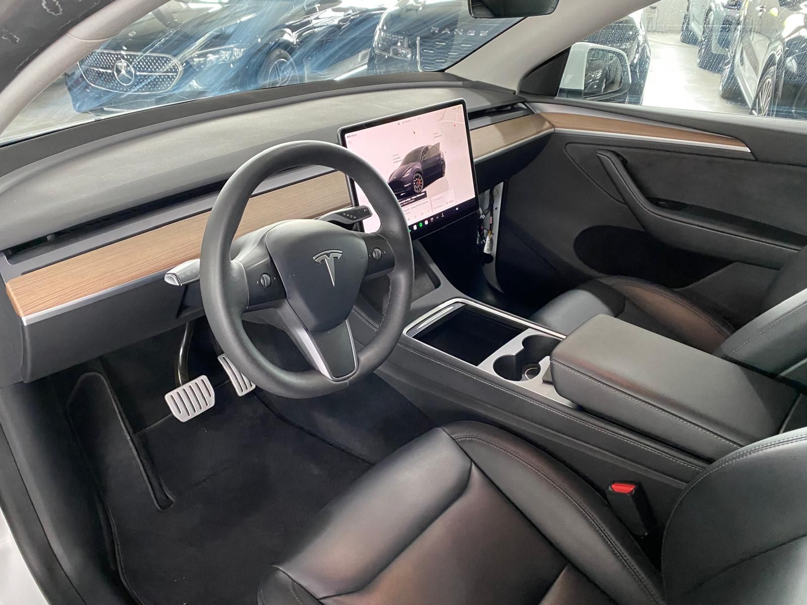 Fahrzeugabbildung Tesla Model Y Performance Long Range Dual AWD/AHK/