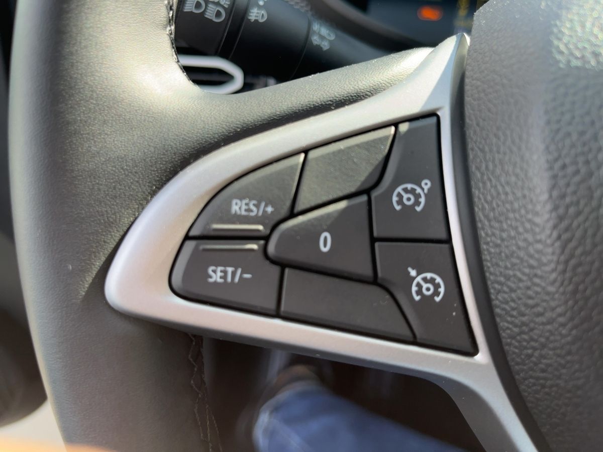 Fahrzeugabbildung Dacia Jogger Expression HYBRID 140 SHZ Kamera