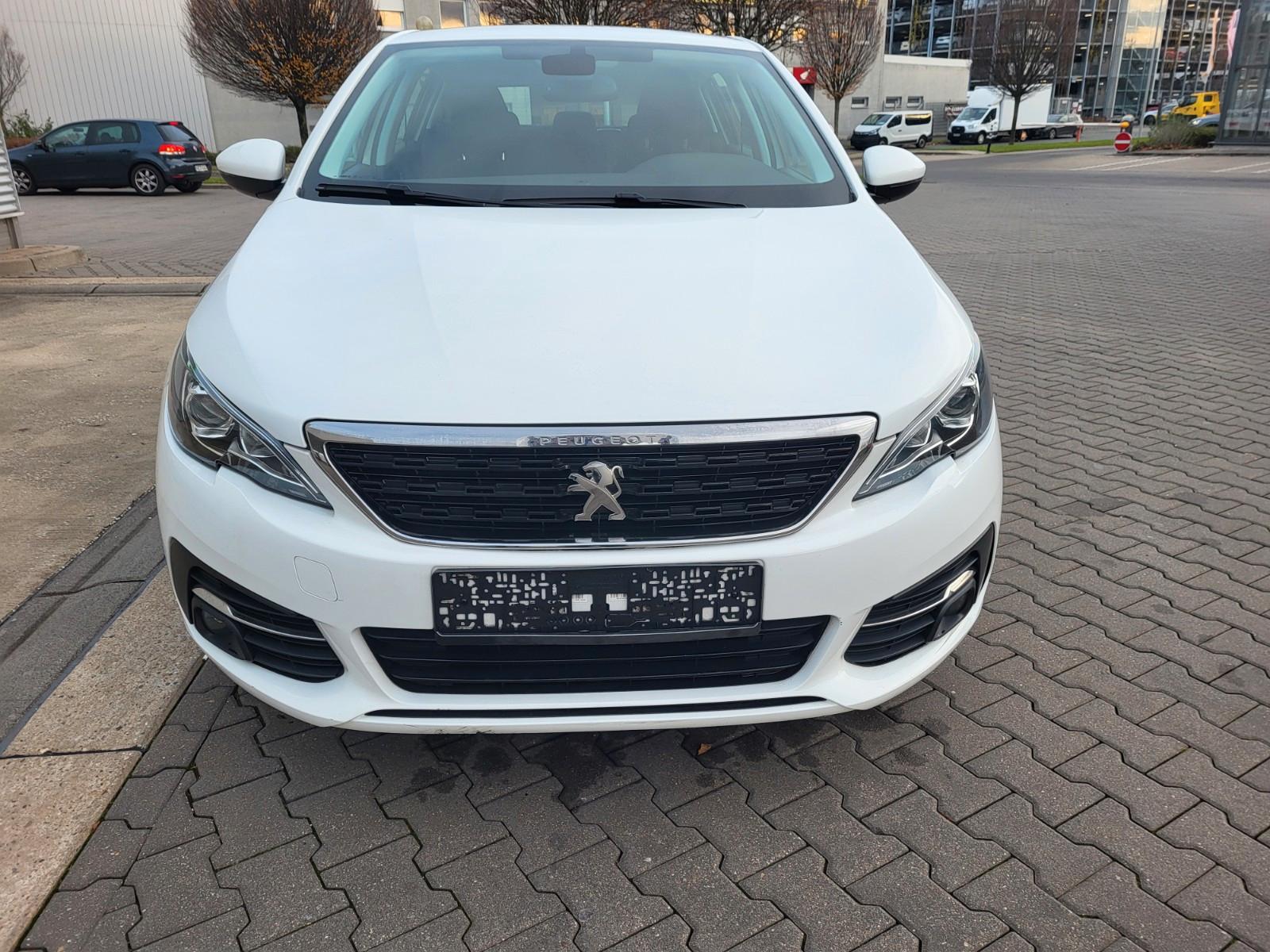 Peugeot 308. 1.2. Active Pack. LED. NAVI. PDC.