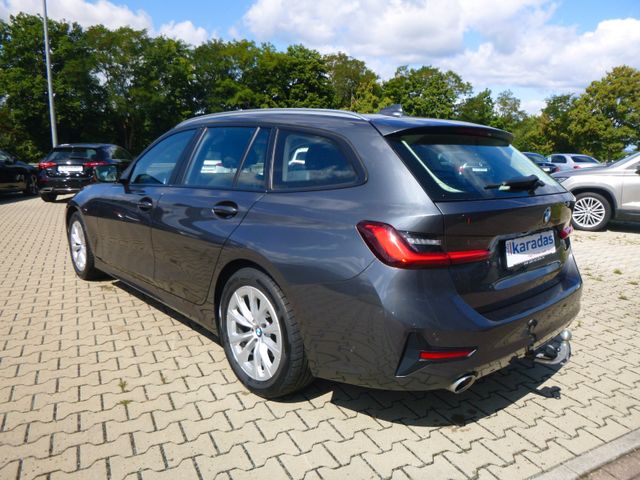 Fahrzeugabbildung BMW 320 i Touring >AUT/AHK/NAV/LED-Licht/PDC<