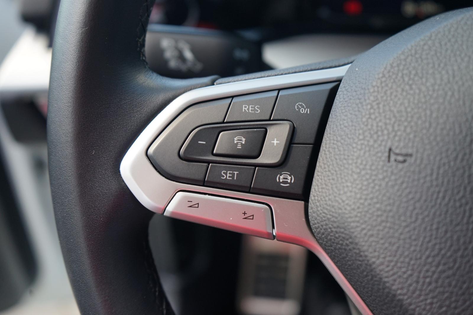 Volkswagen Golf VIII 1.0 Active LED Navi Sitzheizung PDC, миниатюра 20
