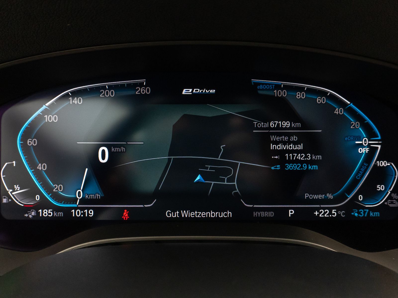 Fahrzeugabbildung BMW 530e Kamera DAB HiFi CockPitPro Fernlichtassist