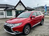 Mitsubishi Outlander Plus 4WD KLIMAAUTO TEMPOMAT AHK KAMERA - Mitsubishi Outlander in Rostock