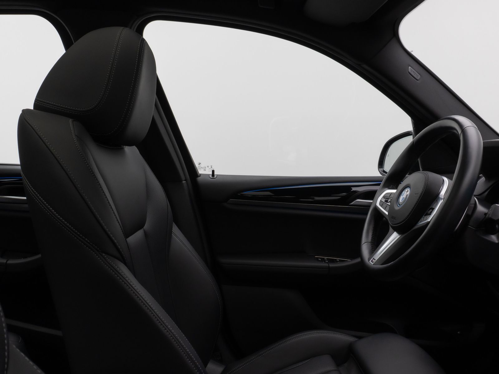 Fahrzeugabbildung BMW X3 xD30e M Sport Panorama 360° HUD DAB HiFi AHK